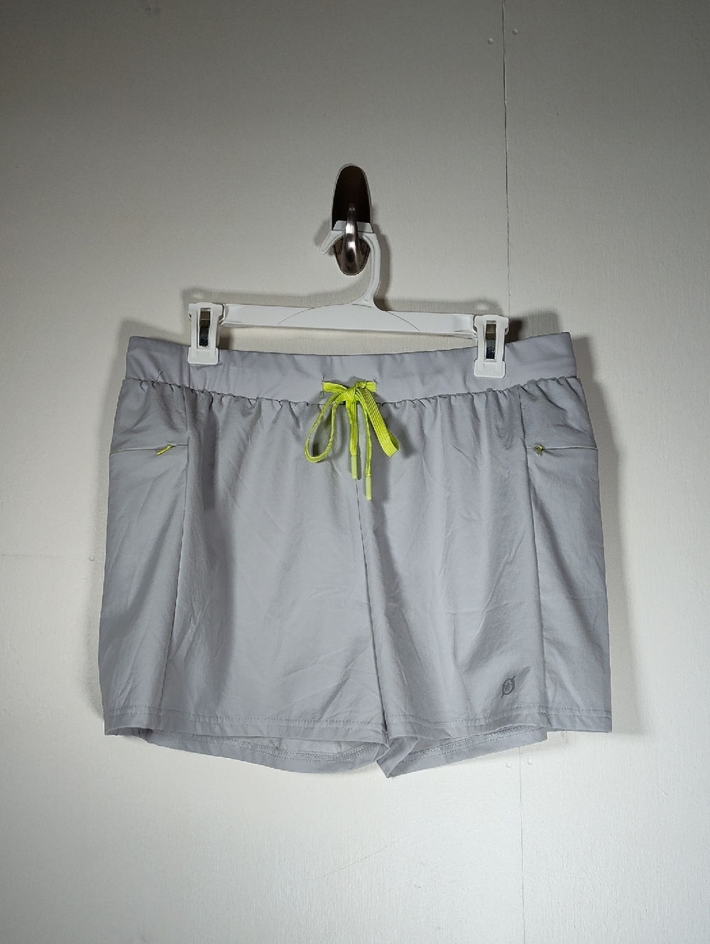 Born Outdoor women's gray lightweight unlined athletic shorts‎ XL